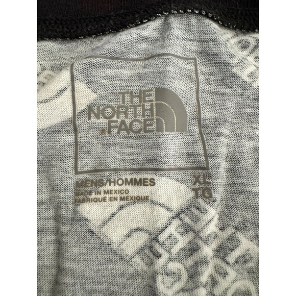 THE NORTH FACE Men's All Over Print Logo Pocket T-Shirt Black Size XL - Picture 2 of 6